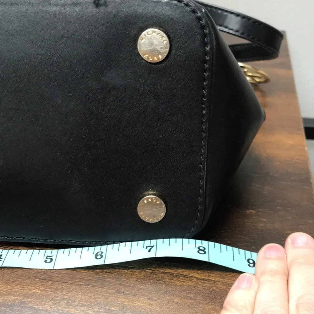 Michael Kors Nicole Bucket Bag